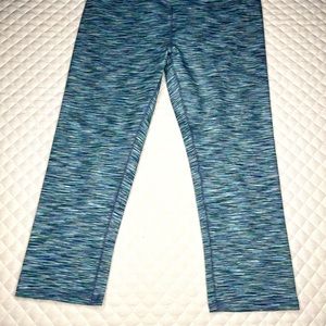 RBX Capri Length Leggings in blue/gray/white striated fabric